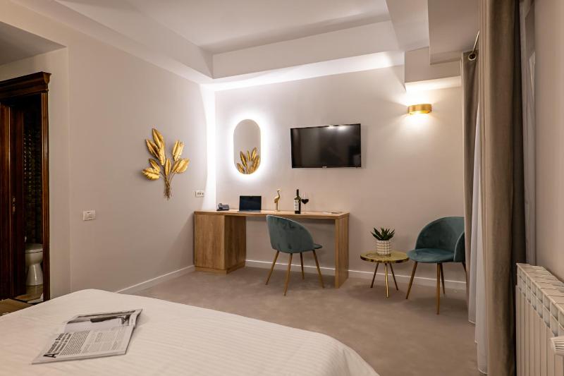 Standard Double Room image 1