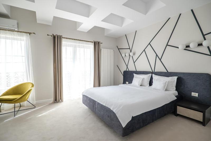 Double Room with Balcony and Sea View image 2