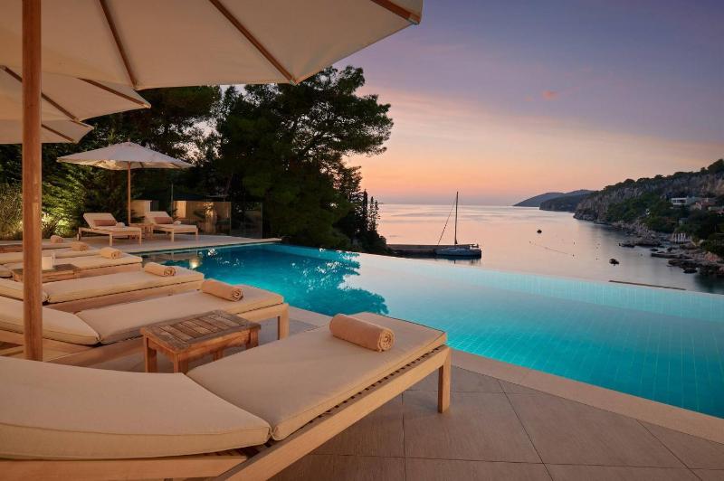Beautiful Villa Crystalsea 2 with a pool in Hvar - image 2