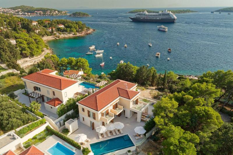 Beautiful Villa Crystalsea 2 with a pool in Hvar - image 16