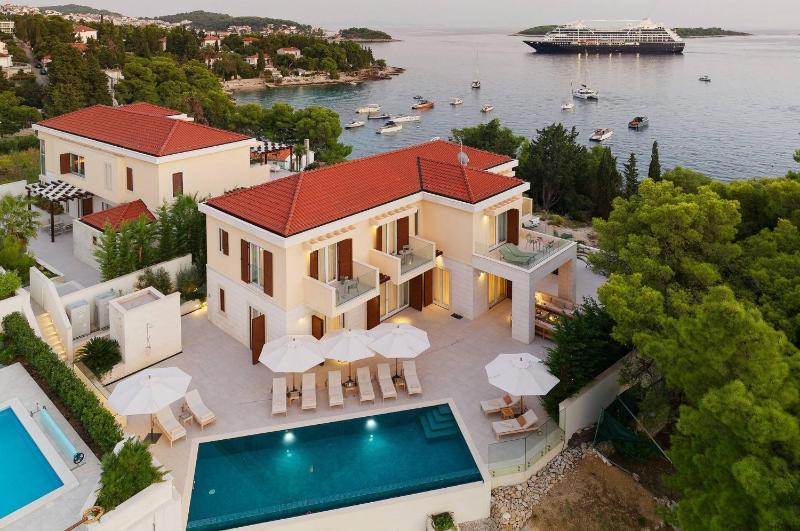 Beautiful Villa Crystalsea 2 with a pool in Hvar - image 23