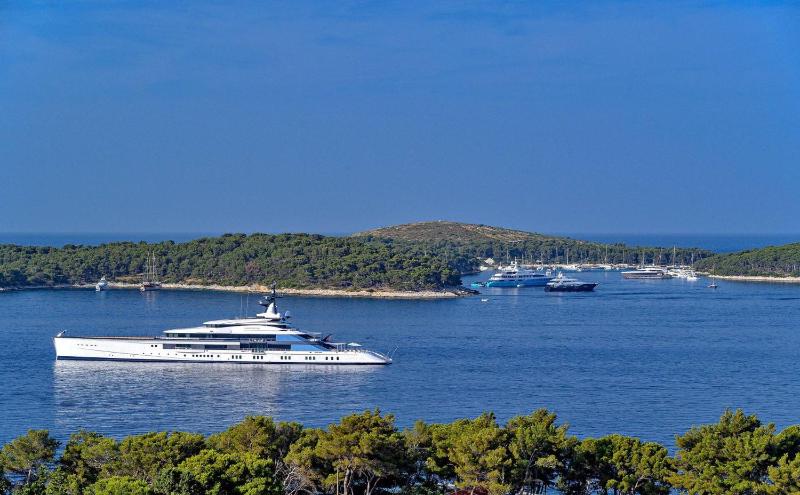 Villa Crystalsea 1 infinity heatedpool in Hvar - image 4