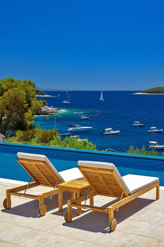 Villa Crystalsea 1 infinity heatedpool in Hvar - image 45