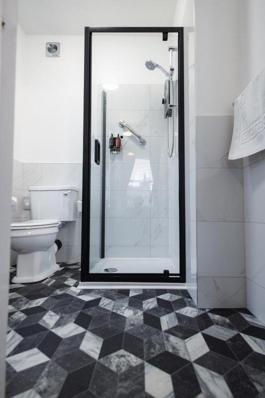 Single Room image 4