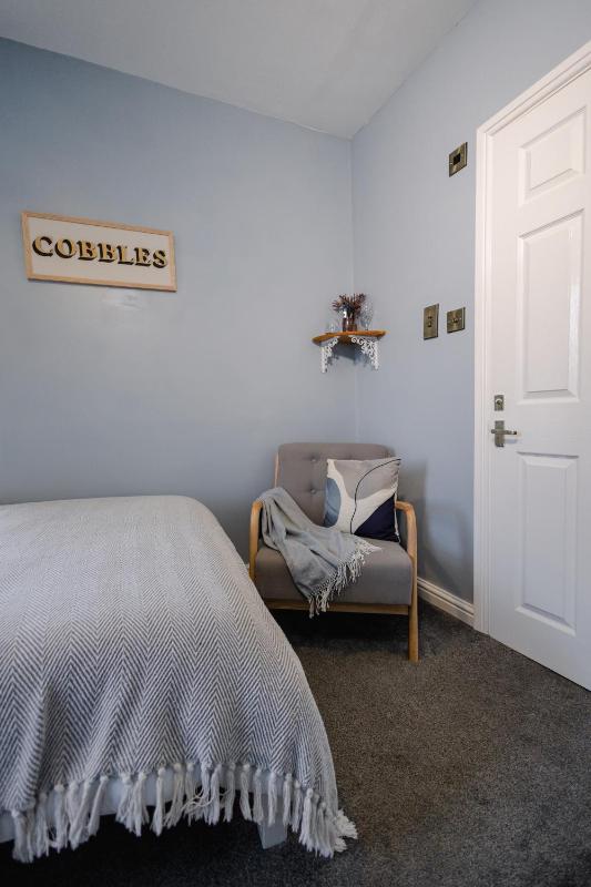 Single Room image 3
