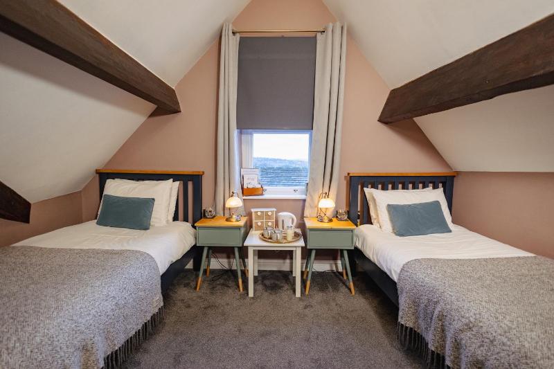 Moor View - Twin Room image 1
