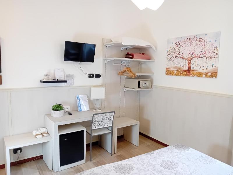 Single Room image 2