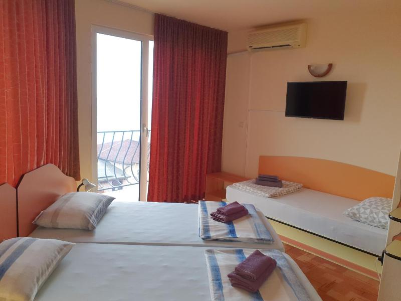 Double or Twin Room with Sea View image 2