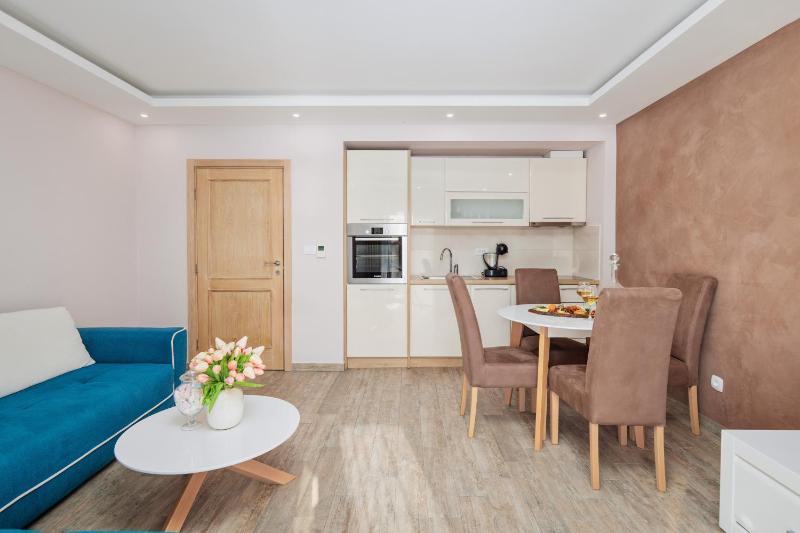 Apartment with Sea View image 1