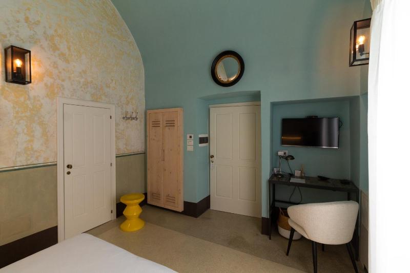 Double Room image 1