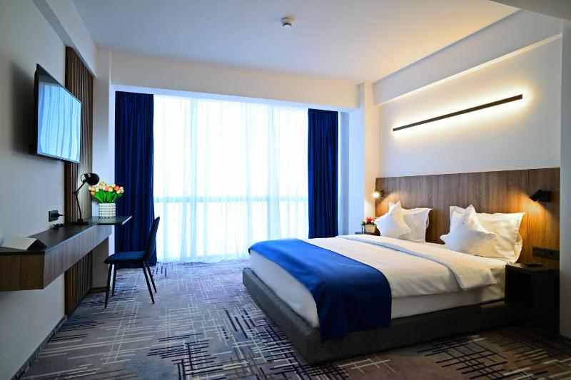 Deluxe Double Room image 1