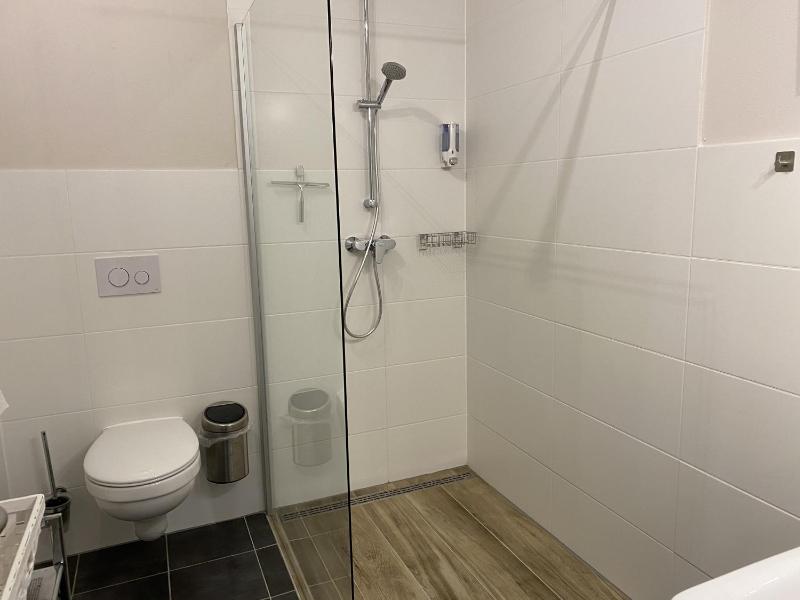 Standard Single Room image 3