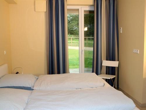 Comfort One-Bedroom Apartment image 4