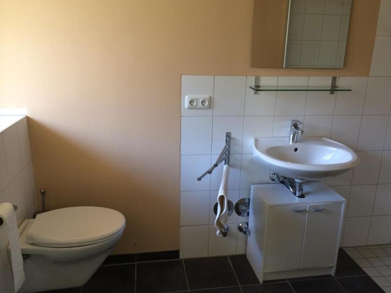 Economy Corner Apartment image 3
