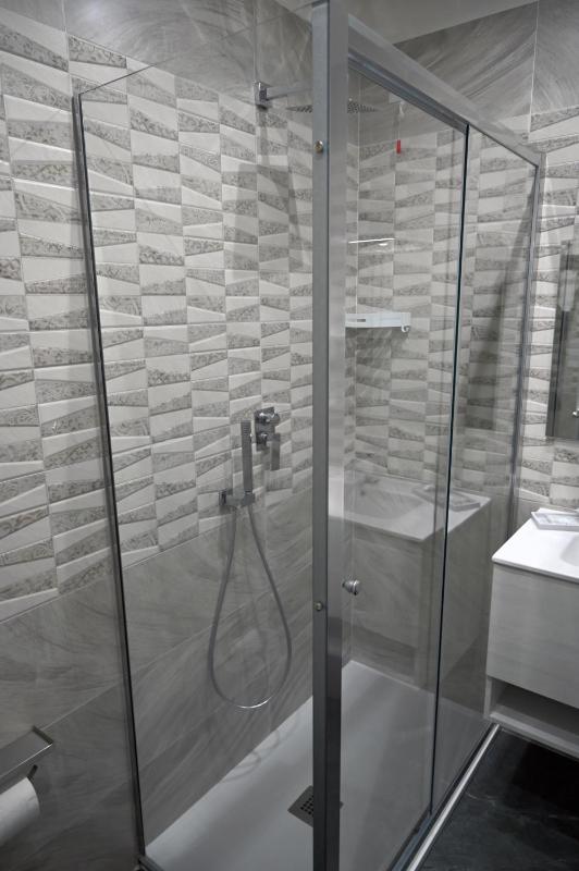Deluxe Double or Twin Room image 3