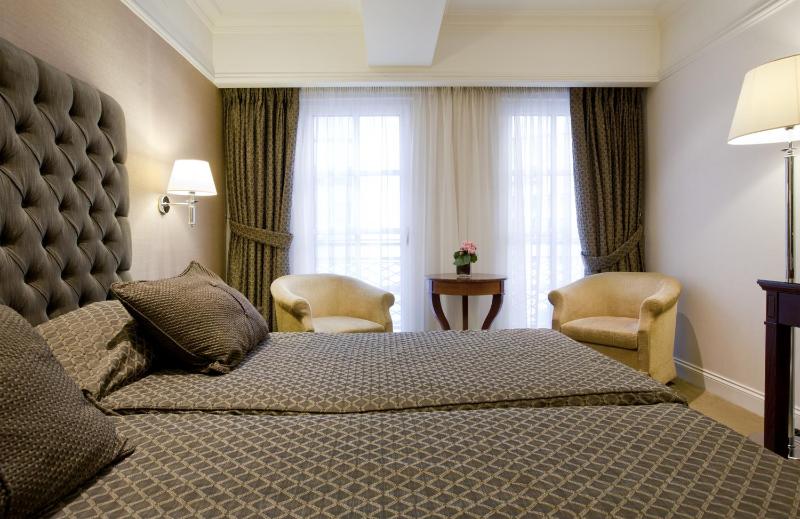 Standard Double/Twin Room image 3