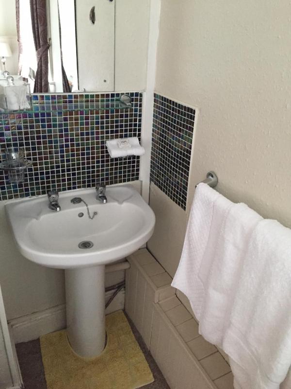 Small Double or Twin Room image 1