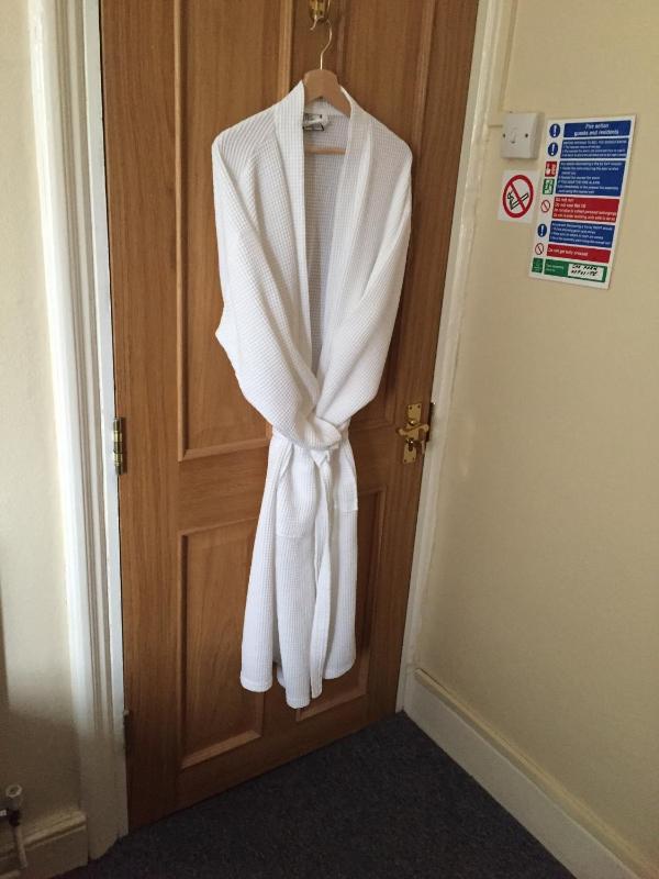 Single Room with Private External Bathroom image 4