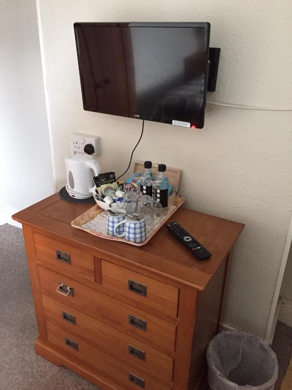 Small Double or Twin Room image 4