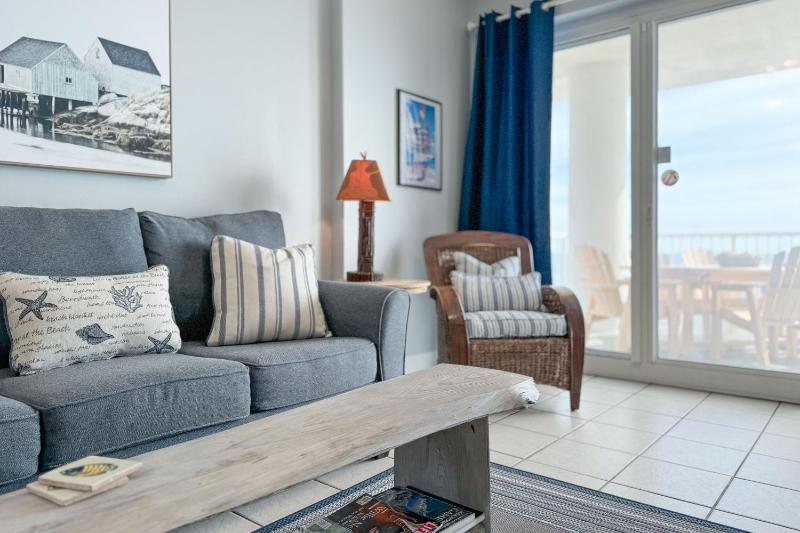 Island Royale 701 - image 28