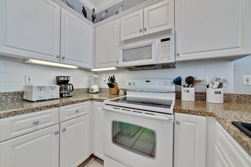 Island Royale 701 - image 48