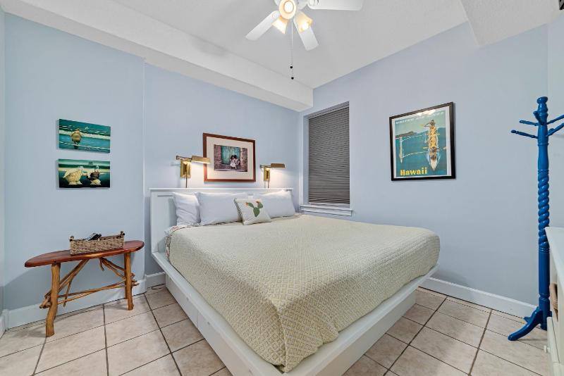 Island Royale 701 - image 21