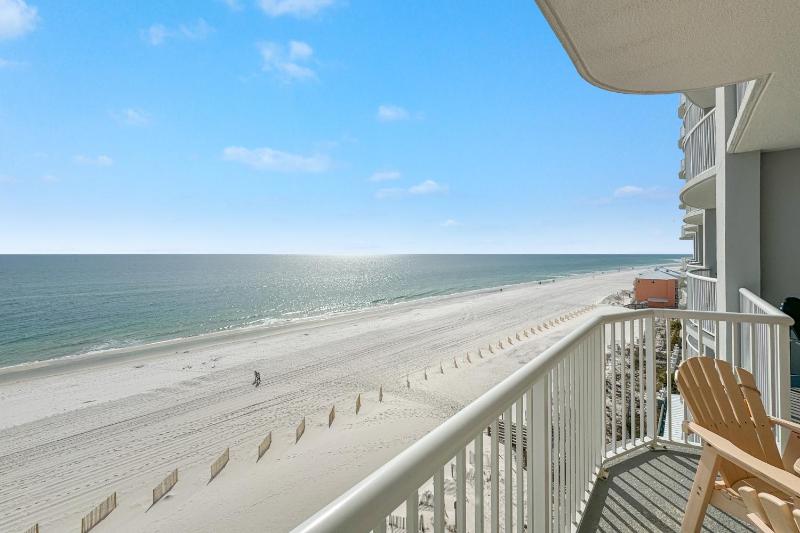 Island Royale 701 - image 38