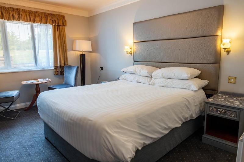 Standard Double Room image 4