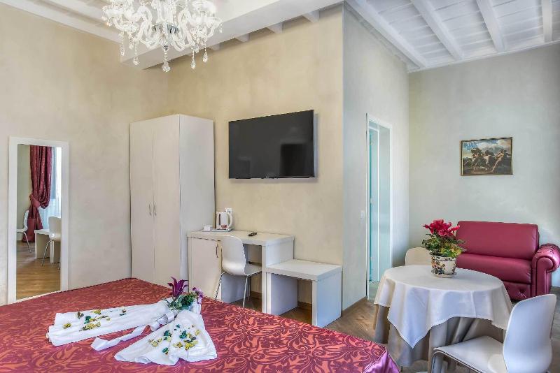 Superior Double Room image 4