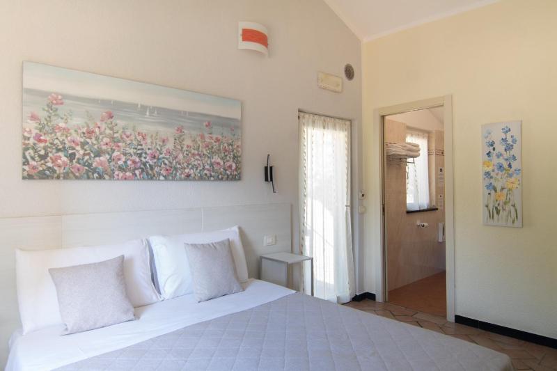 Double Room image 2