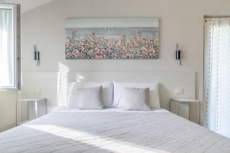 Double Room image 3