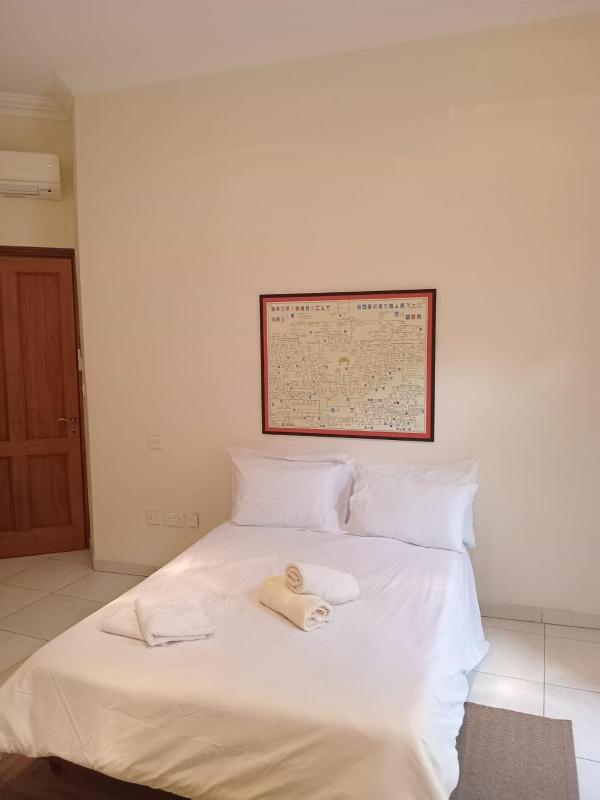 3 bedroom by Sliema promenade - image 7