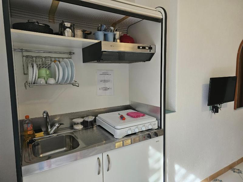 Studio Apartment image 4