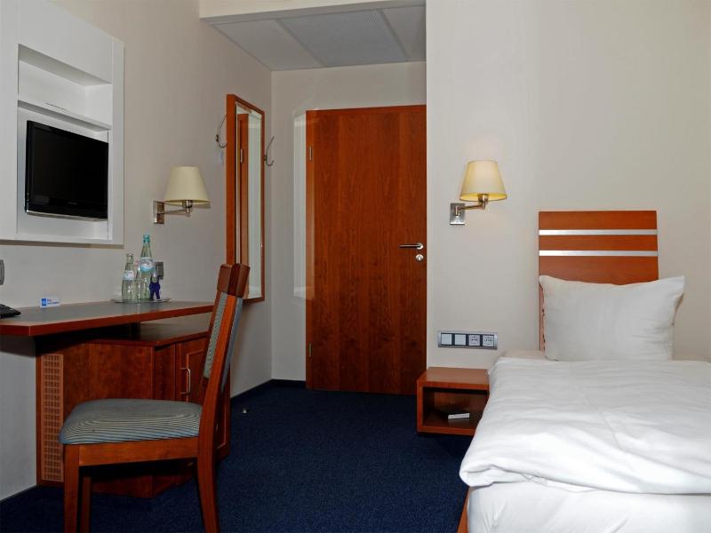 Comfort Single Room image 3