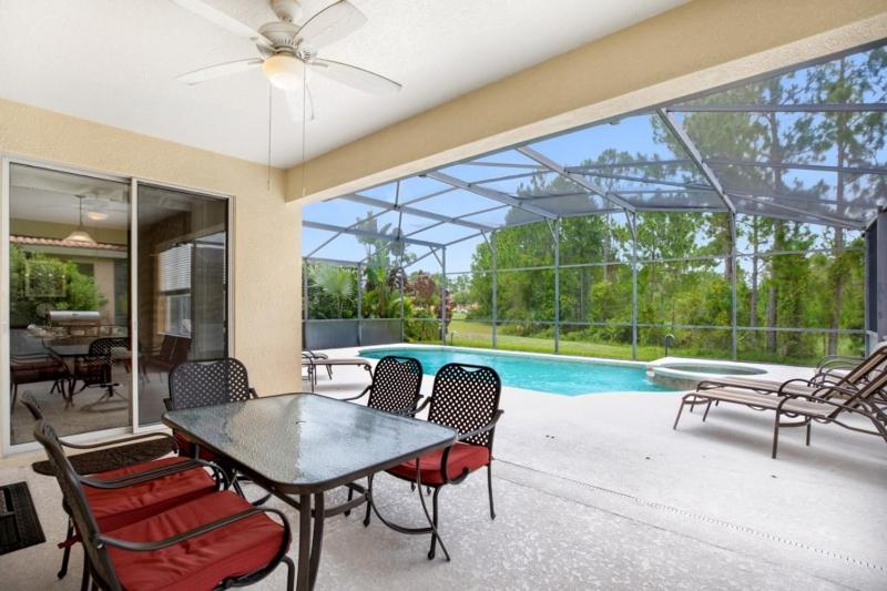 Spacious and Relaxing Home with South Facing Pool home - image 36