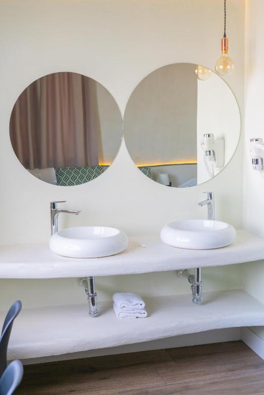 Standard Triple Room image 3