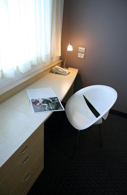 Standard Twin Room image 4