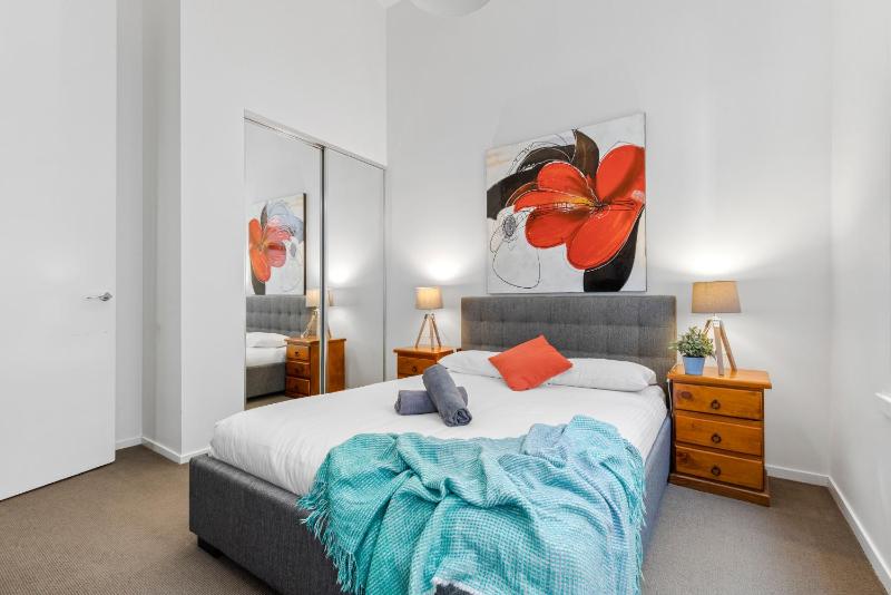 Complete Host Degraves St Apartments - image 7