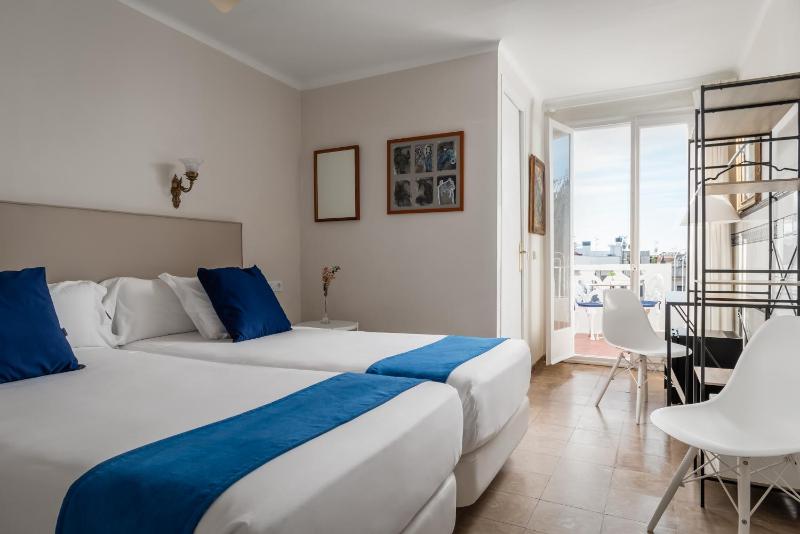 Double or Twin Room with Terrace image 1