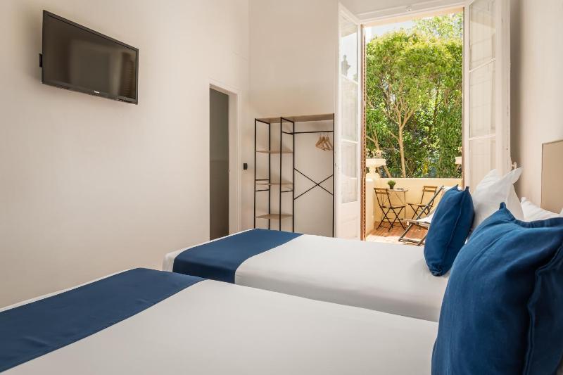 Double or Twin Room with Terrace image 4