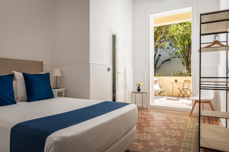Double or Twin Room with Terrace image 3