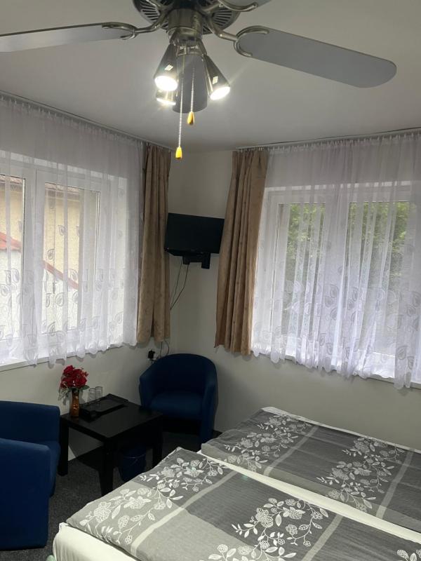 Double Room image 4