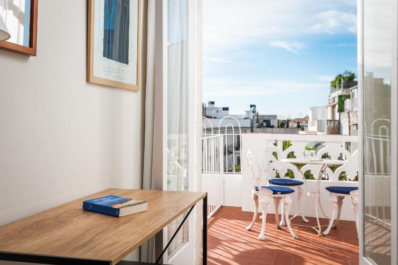 Triple Room with Terrace image 4