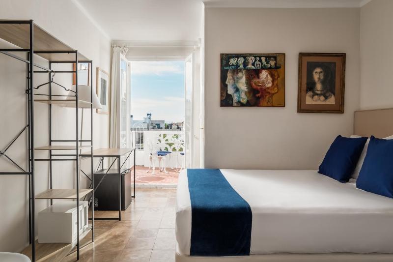 Triple Room with Terrace image 3