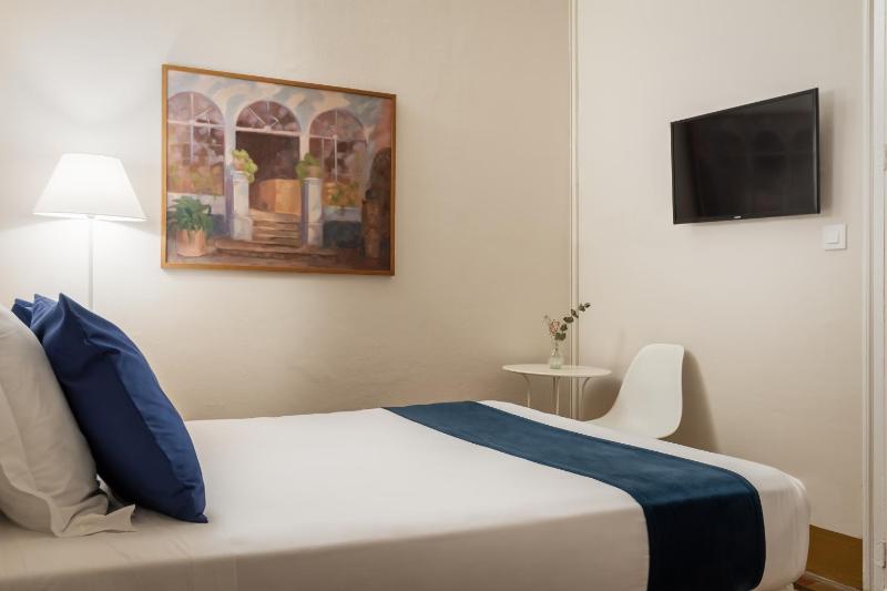 Budget Double Room Interior image 1