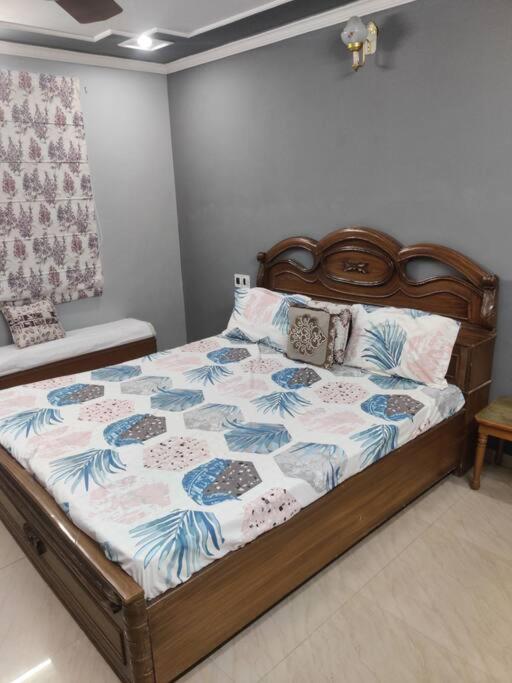 Urban Vibe 1 BHK Homestay - image 1