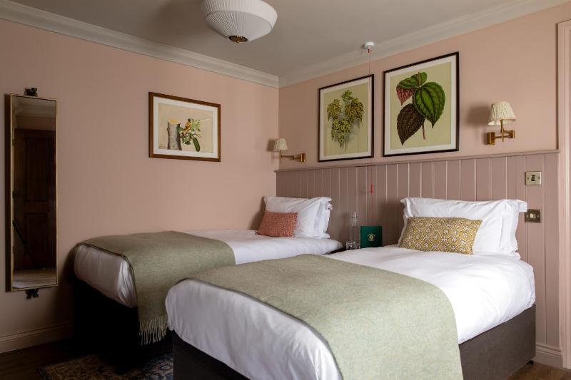 Twin Room image 1