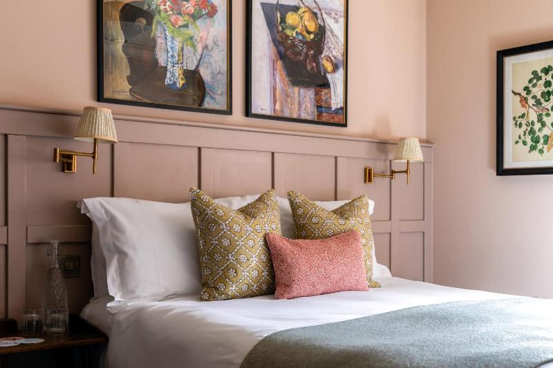 Double Room image 1