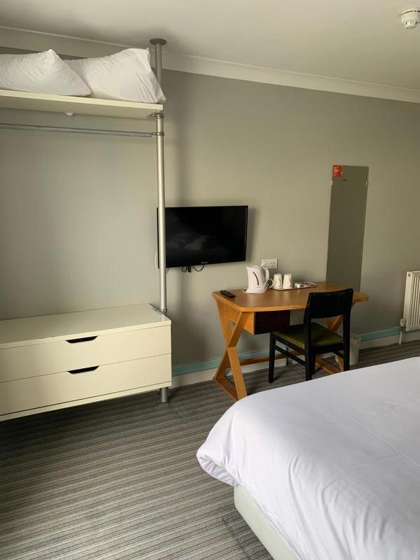 Standard Double Room image 3