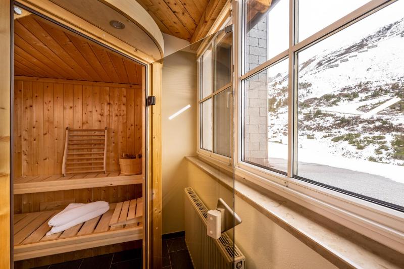 Suite with Sauna image 3